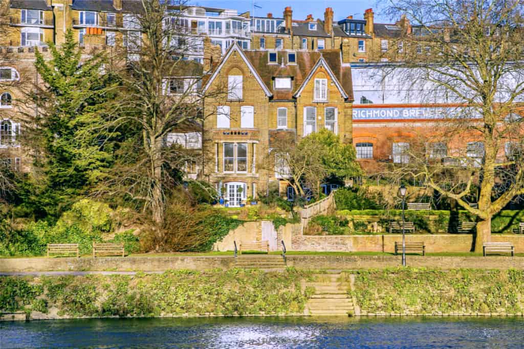 Petersham Road Thames renovation