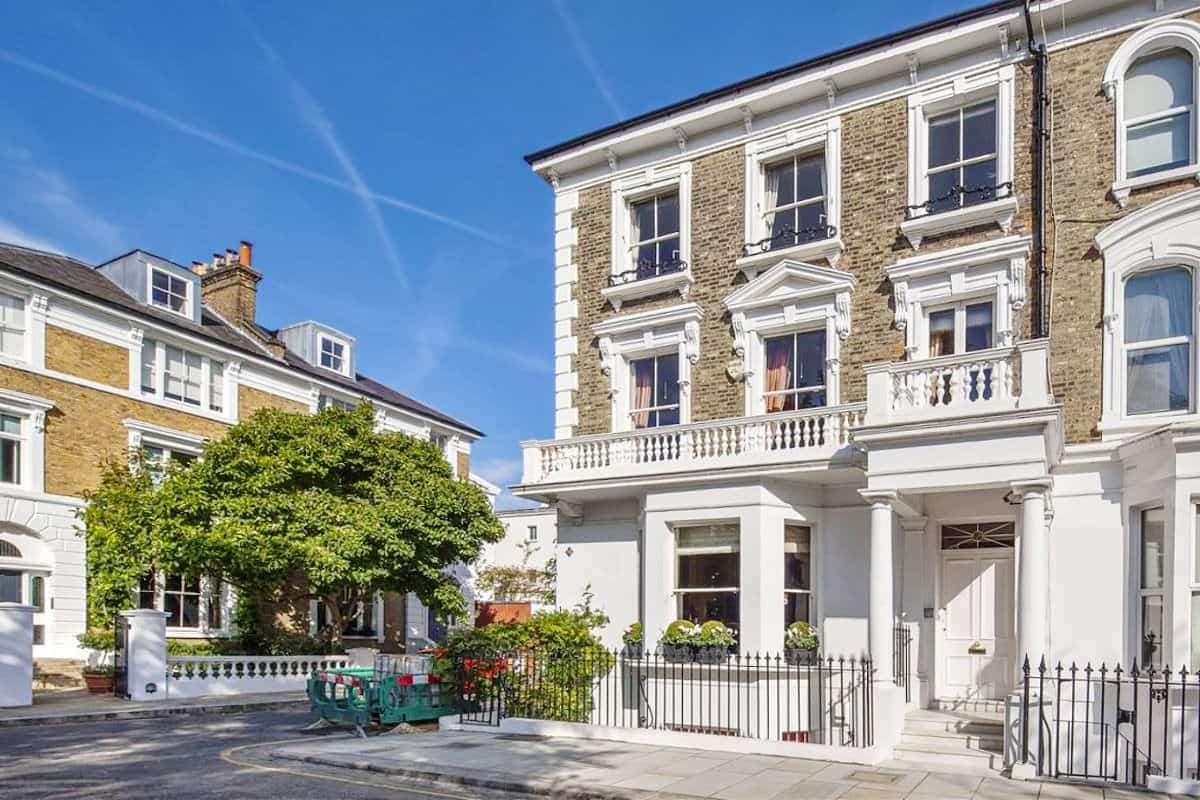 New Basement Beneath Victorian House on Chelsea's Beautiful Carlyle