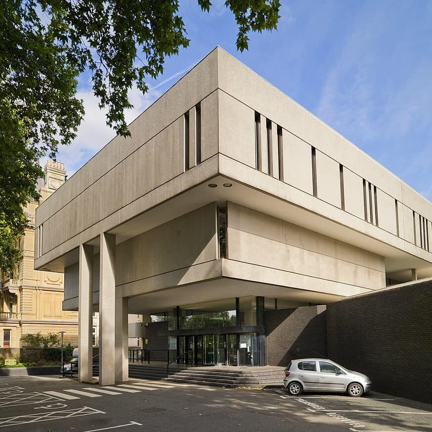 Post War Buildings.
The Royal College of Physicians, St Andrews Place, Regents Park, Greater London.
Exterior of college.