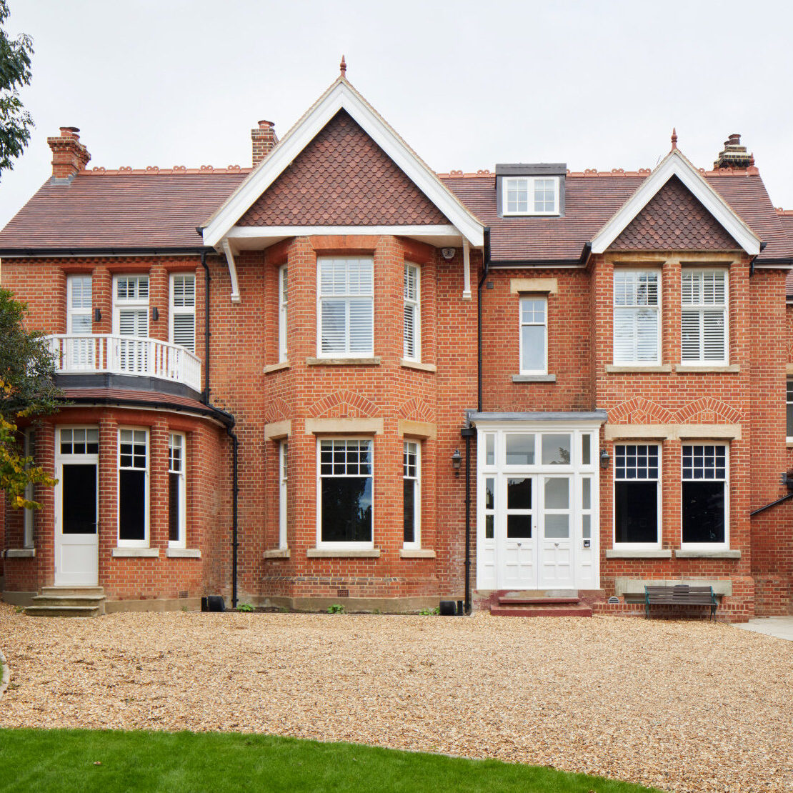 wimbledon-villa-exterior-front-elevation